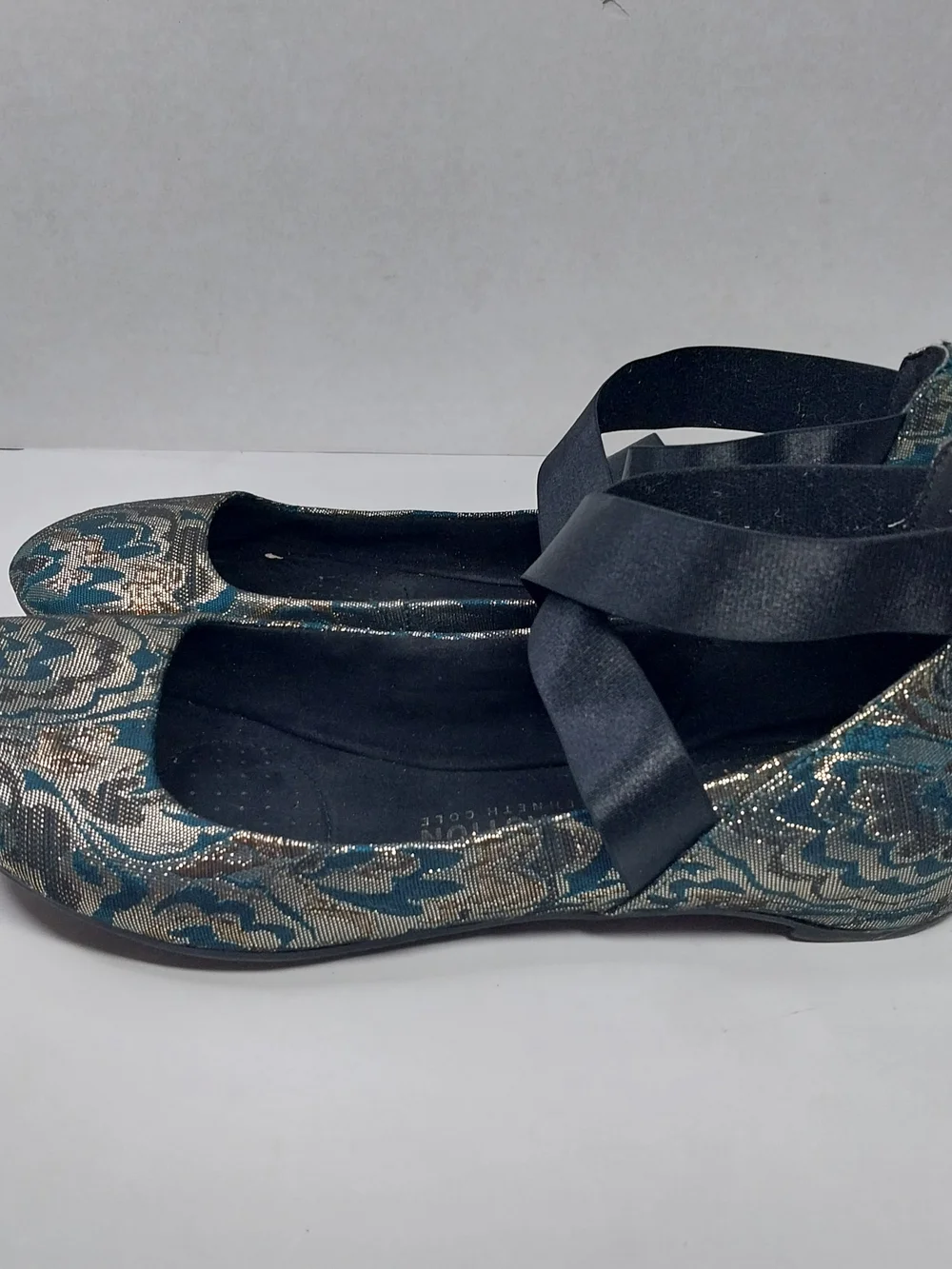 Kenneth Cole Reaction Women’s Pro Time Ballet Flats Size 9.5 M Elastic Straps - Picture 4 of 12